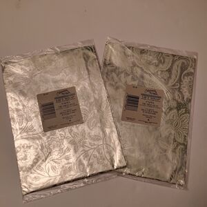 Gibson Greetings Gift Wrapping Paper (2 Packs), Folded, Silver, Floral (NWT)